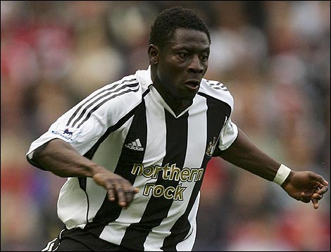 Arsenal il vrea pe Obafemi Martins