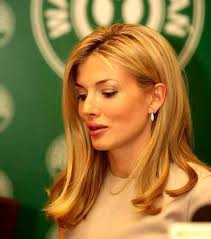 Izabela Lukomska-Pyzalska  in fotbalul polonez