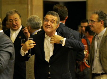 Gigi Becali incepe curatenia...